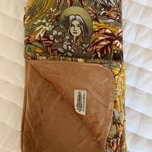 Hawaii Print kid’s throw blanket